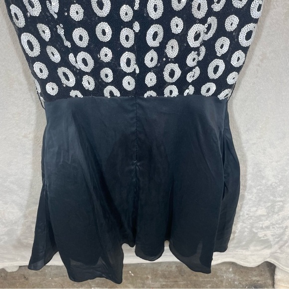 Mikael Aghal sequin dress silk women’s size 2 short sleeve black and white - Picture 4 of 9